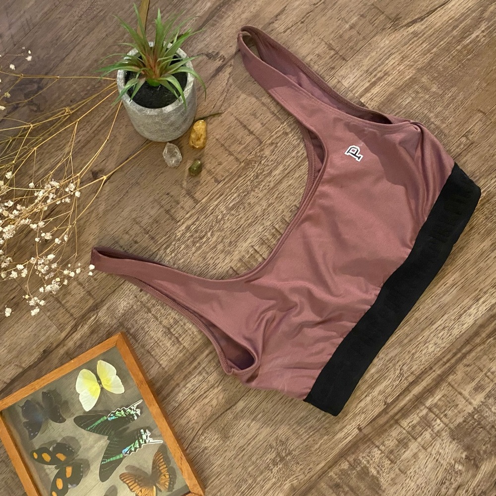 Victoria’s Secret Pink Ultimate mauve sports bra